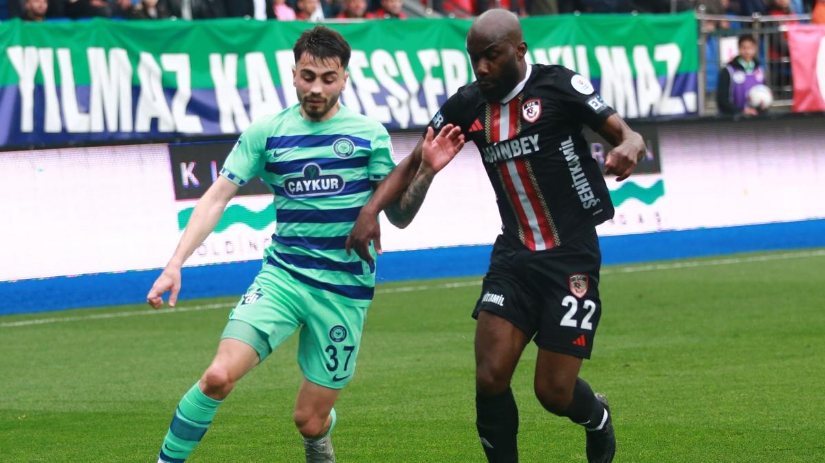 Rizespor, Gaziantep FK'y 2 golle devirdi