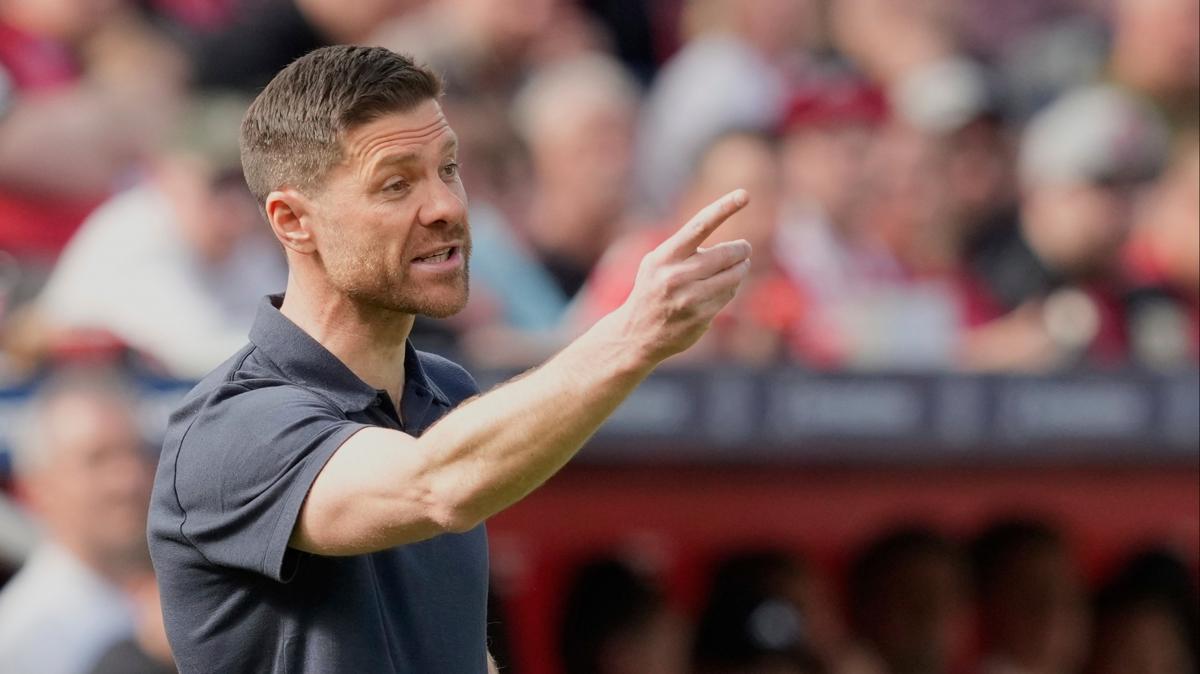 Xabi Alonso Real Madrid Leverkusen foto�raflar� resimleri