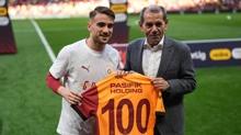 Yunus Akgn'e 100. ma plaketi