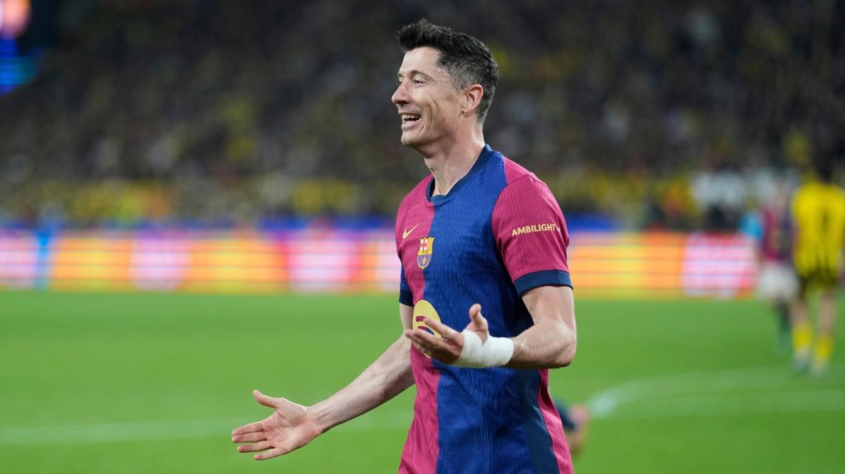 Hansi Flick'ten Lewandowski aklamas