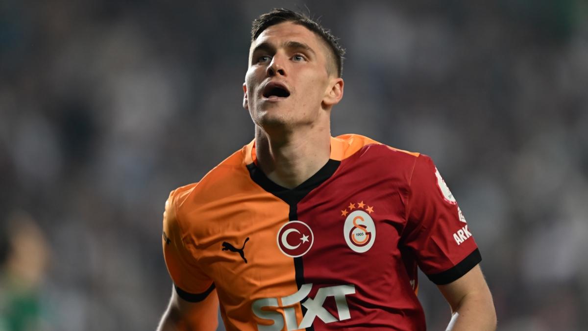 Roland Sallai'ye pozisyon farketmiyor