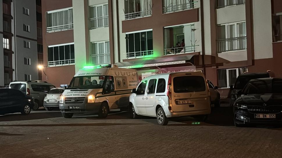 Sivas'ta kan donduran olay! ki karde evde boazlar kesilmi halde l bulundu