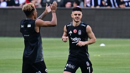 Be�ikta�'tan Adana Demirspor ma�� �ncesi taraftara a��k antrenman