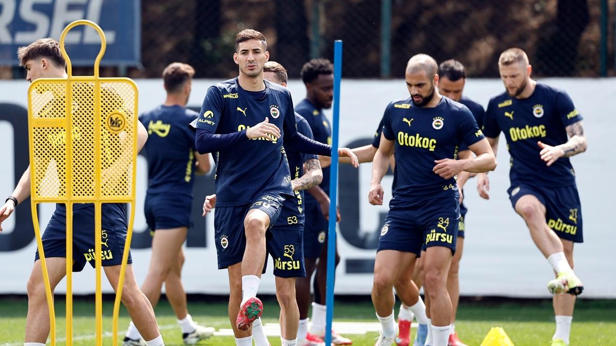 Fenerbahe, Baakehir deplasmanna hazr