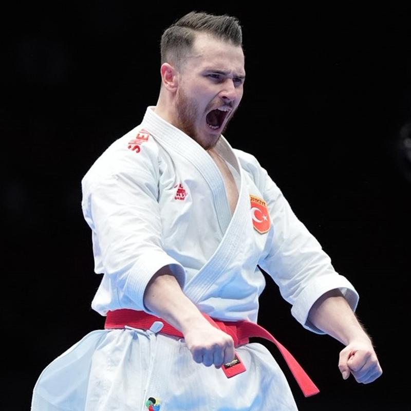 Enes zdemir'den Avrupa Bykler Karate ampiyonas'nda altn madalya