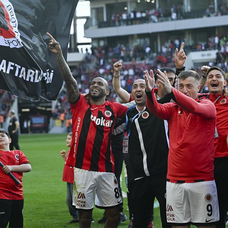 Gen�lerbirli�i yeniden S�per Lig'de! 4 y�l sonra...