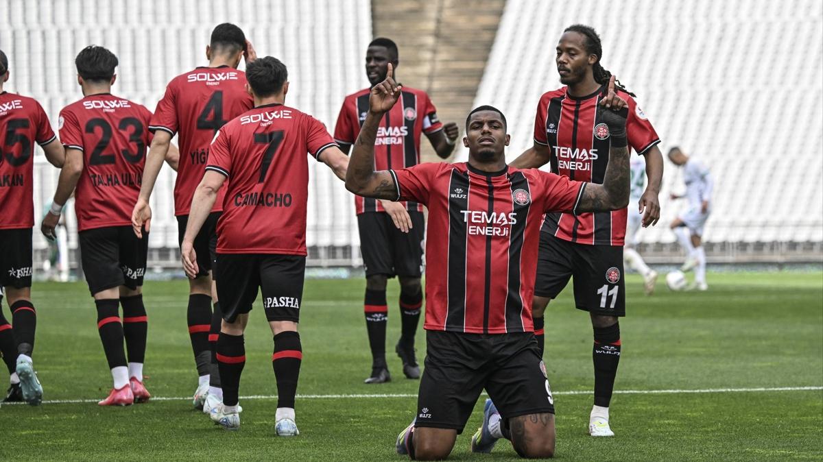Fatih Karagmrk, play-off finaline ykseldi