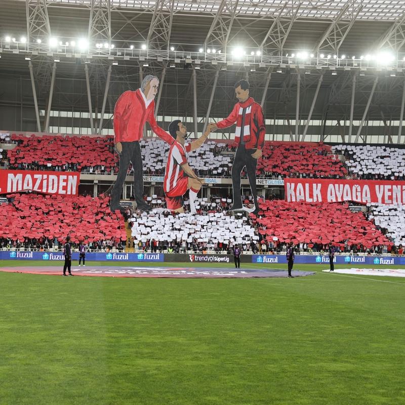 Sivassporlu taraftarlardan Bodrum FK kar��la�mas�na yo�un ilgi