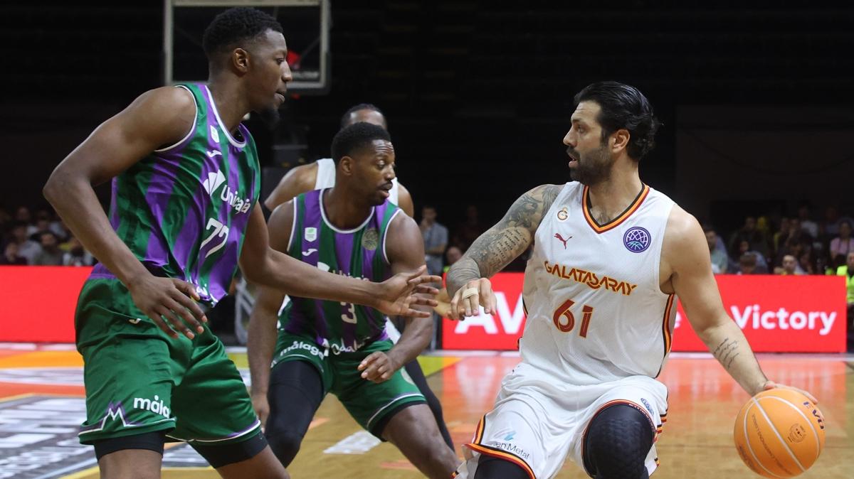 Bakan Bak'tan Galatasaray Basketbol Takm'na tebrik