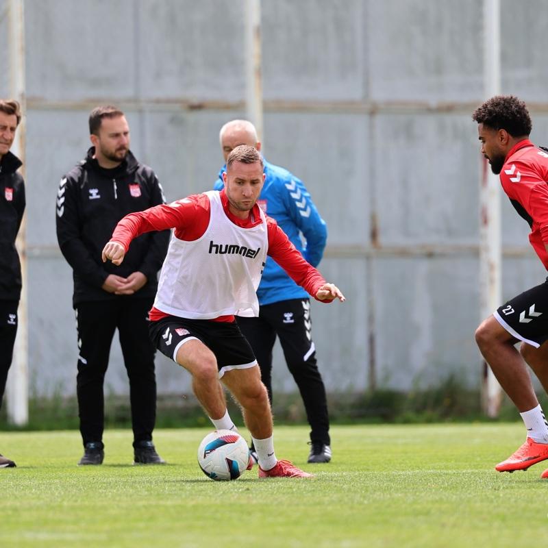 Sivasspor, Samsunspor deplasman�na haz�rlan�yor