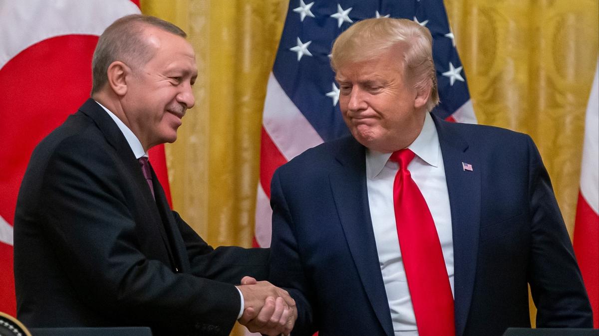 Komuda Trkiye panii... Trump'n ziyaretini byle duyurdular