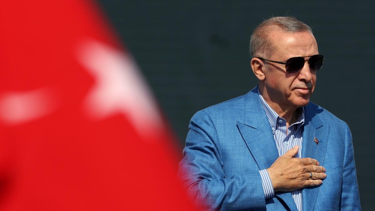 Komudan Bakan Erdoan'a vgler... Trkiye i ve d siyasette son dnemde baarl