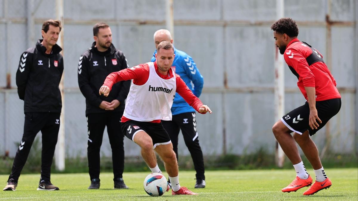 Sivasspor, Samsunspor deplasmanna hazrlanyor