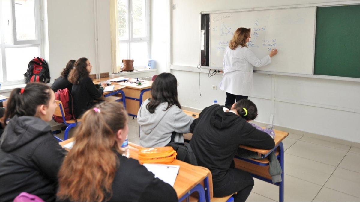 MEB'den liselere yeni ders! Haftalk 3 ila 6 saat arasnda seilebilecek