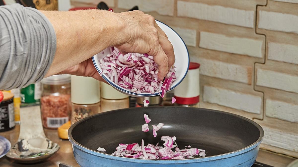 nce soan m yoksa kyma m kavrulur" Yemek yaparken en salkl olan...