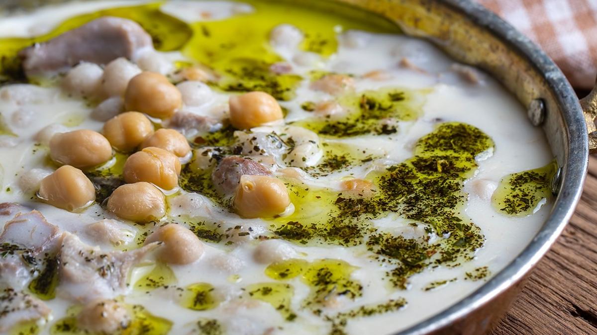 Yaz sofralarnn olmazsa olmaz: Tam kvamnda yourt orbas tarifi