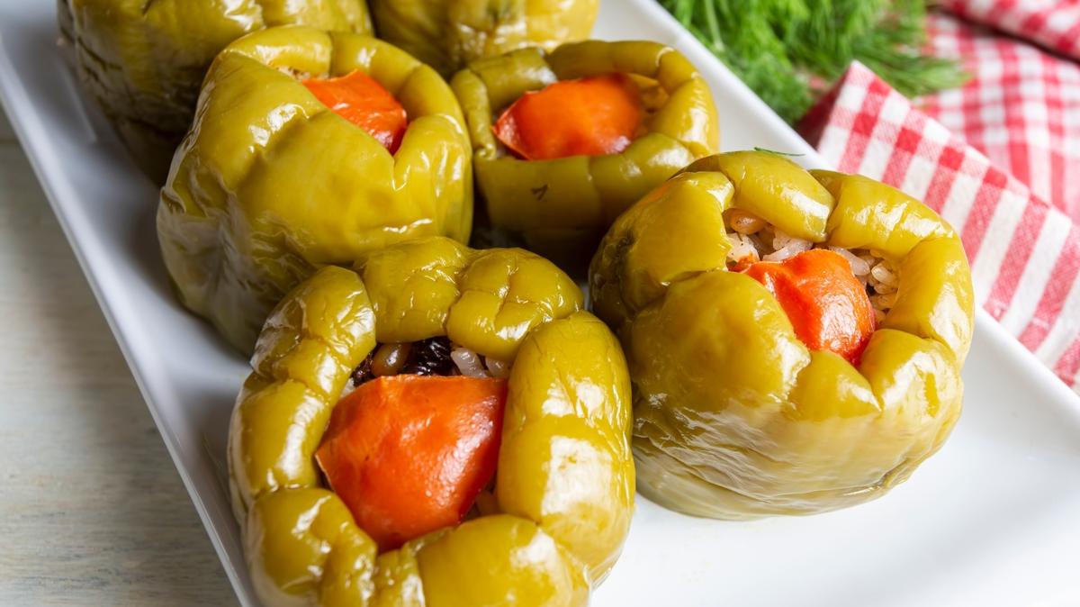 Zeytinyal biber dolmas tarifi! Yaz mensnn demirba