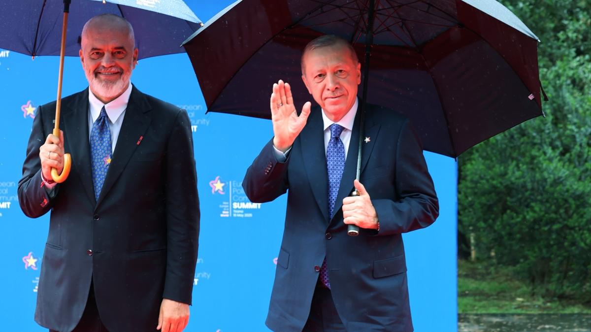 Bakan Erdoan'dan Tiran'da ilk mesaj: Arnavutluk'tan tm dnyaya bar seslendireceiz