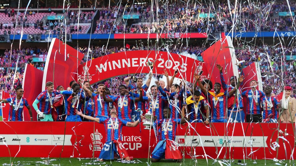 FA Cup'ta Crystal Palace, Manchester City'yi devirerek kupay ald