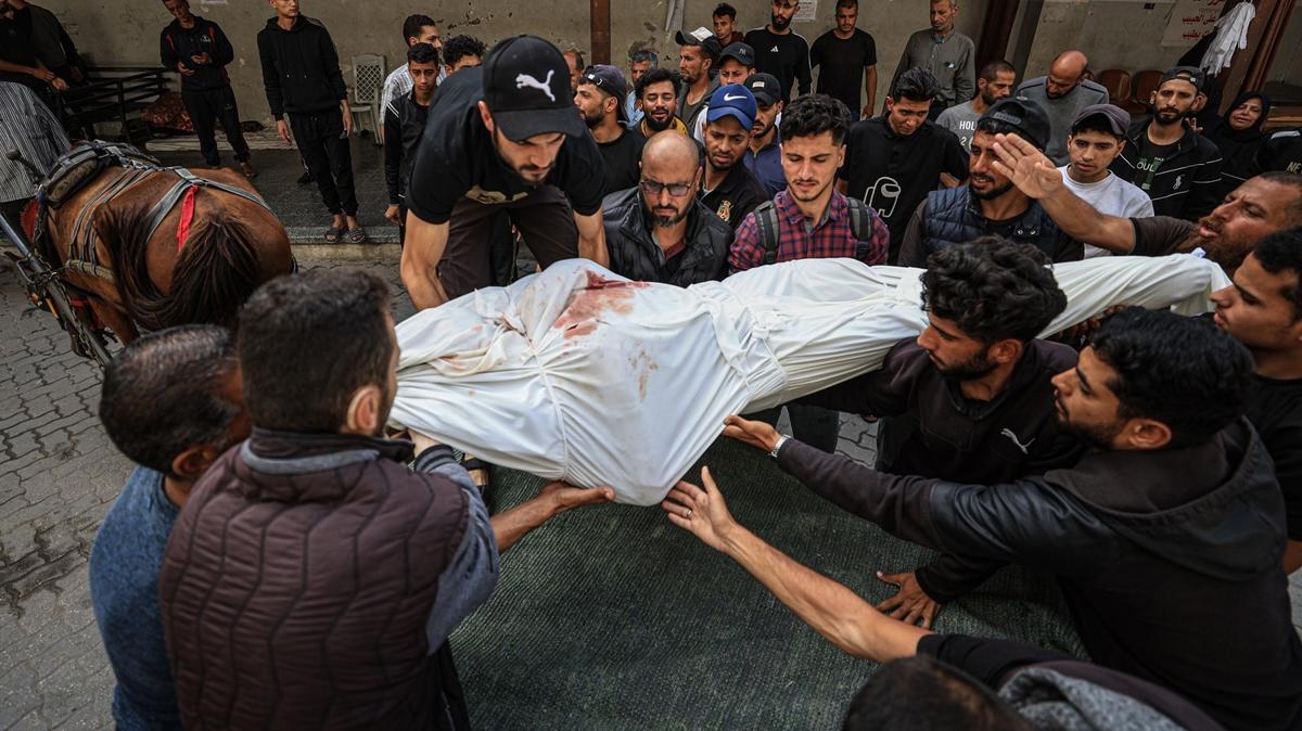 Gazze'de katliam! 153 Filistinli ehit oldu