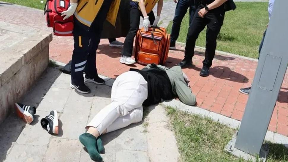 Gen kadn parkta kanlar iinde bulunmutu... artan gerek ortaya kt