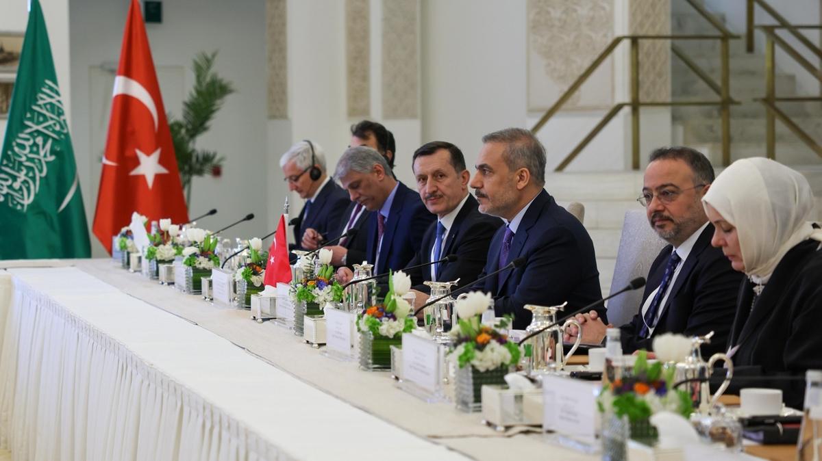 Bakan Fidan Suudi Arabistan ile yakn ilikilere dikkat ekti: Memnuniyet duyuyoruz