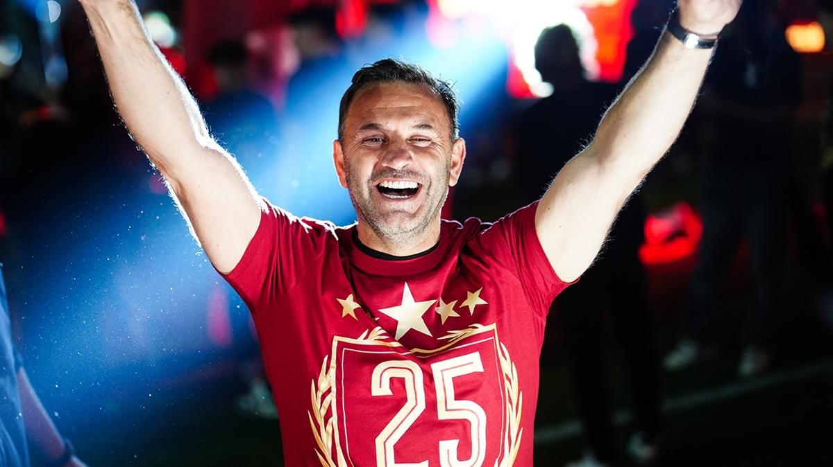 Bir ampiyonluk daha! Okan Buruk tarihe geti
