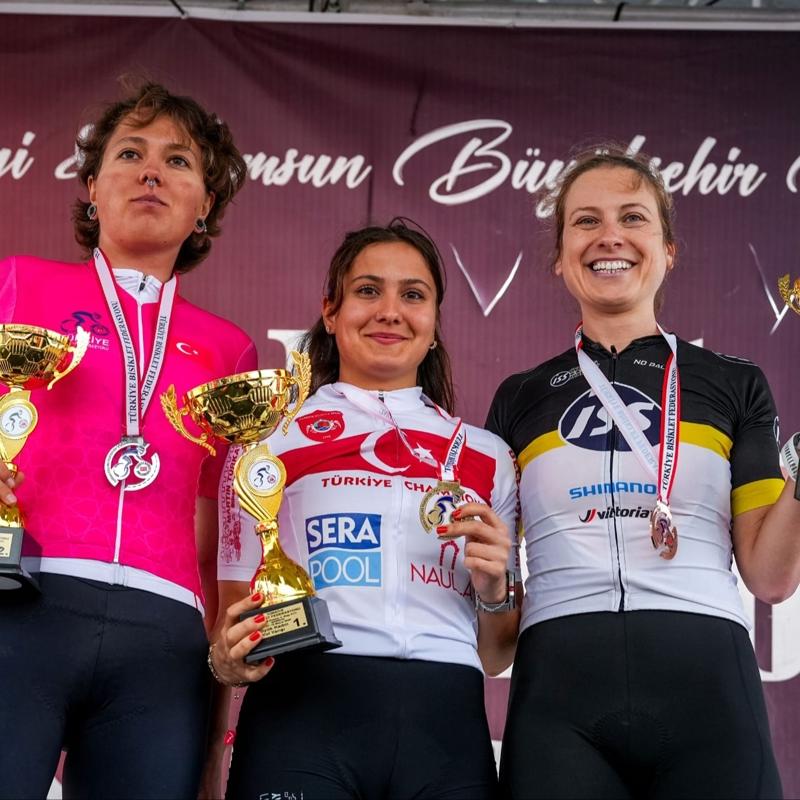 Samsun'da 19 Mays cokusu kadn bisikletilerin gcyle birleti