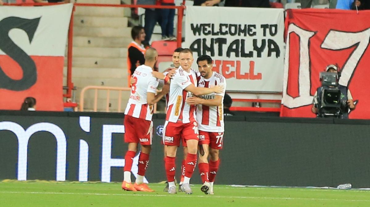 Antalyaspor yeni sezon iin kollar svad
