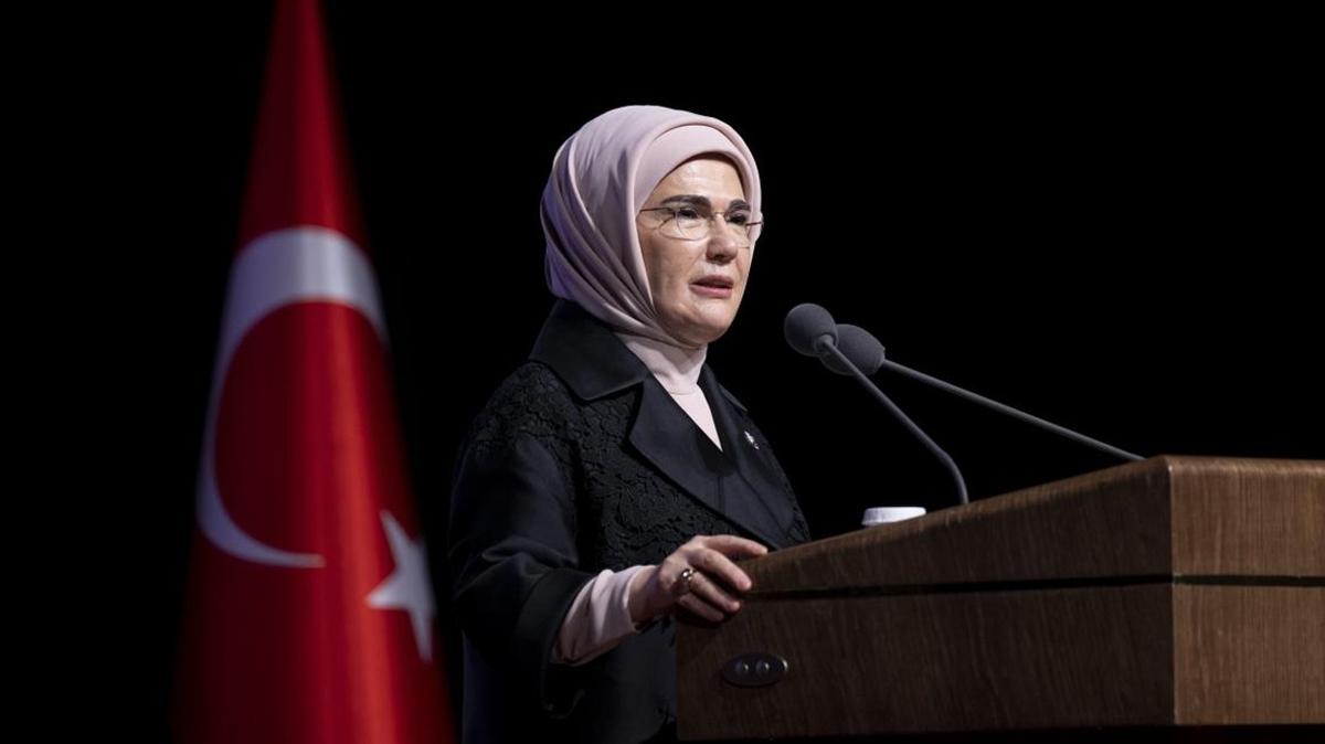 Emine Erdoan, 19 Mays Atatrk' Anma Genlik ve Spor Bayram'n kutlad