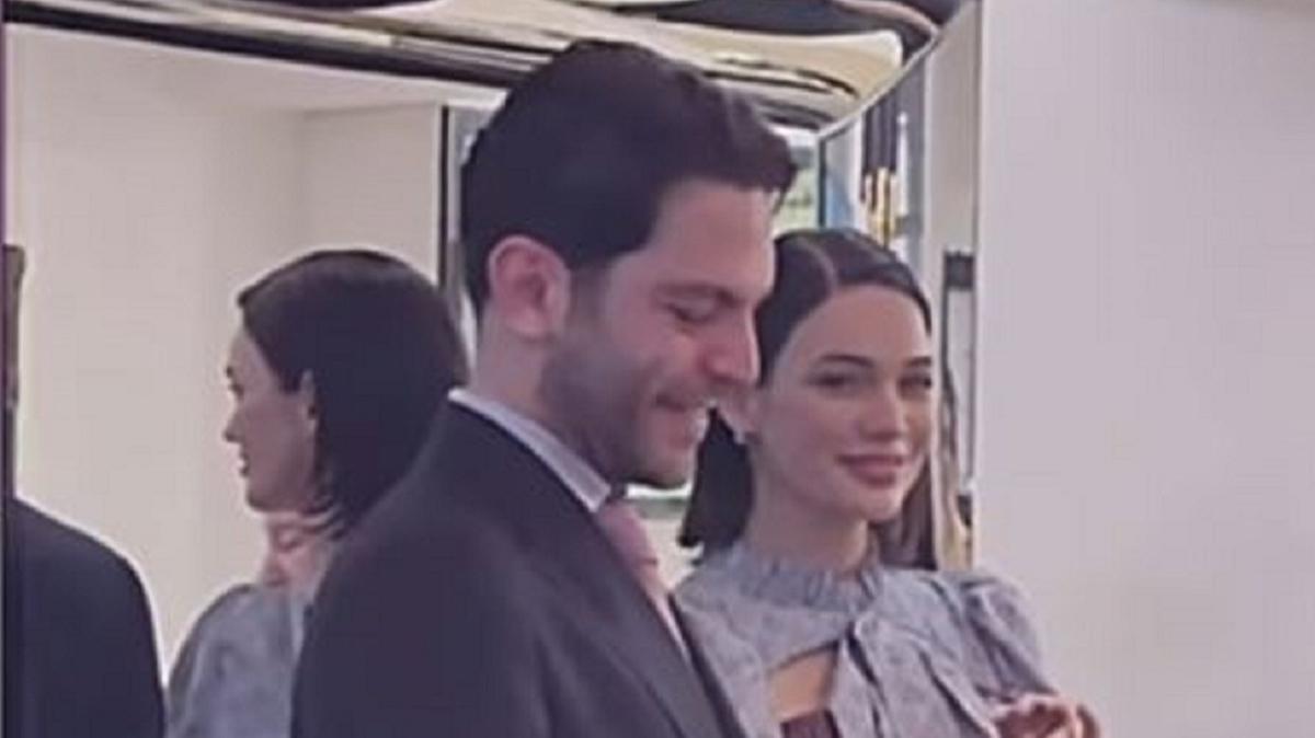 Poyraz Karayel'in Selin'iydi... Beste Kkdemir mutlulua ilk admn o arkyla att!