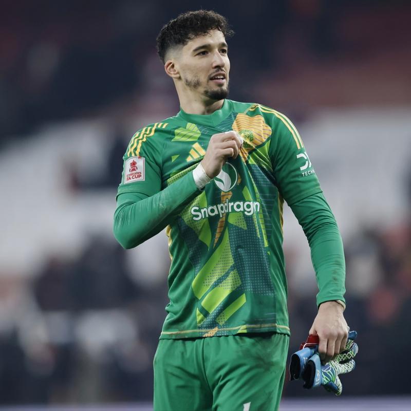 Manchester United'n final kadrosu belli oldu! Altay Bayndr karar