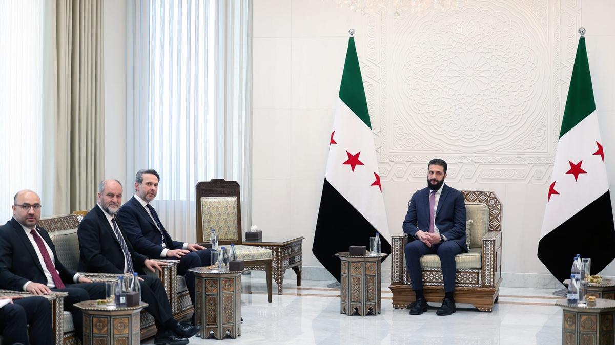Bakan Bayraktar Cumhurbakan ara ile bir araya geldi