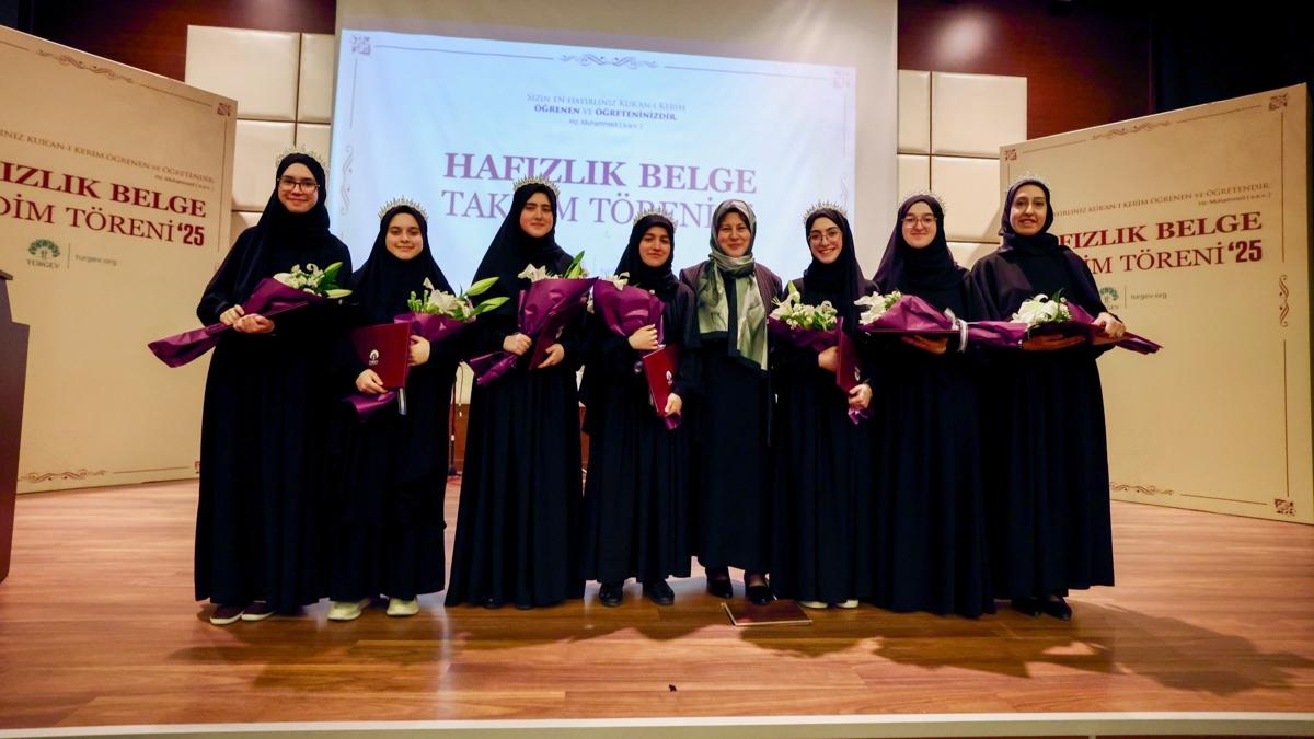 Gen Hafzlar Kur'an Emanetini Teslim Ald