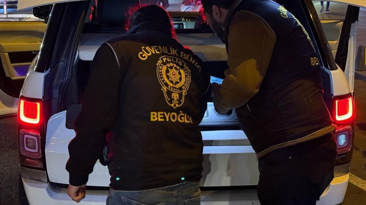 stanbul polisinden huzur uygulamas: 1035 pheli gzaltnda