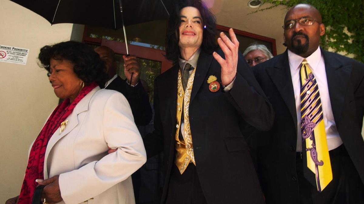 'Michael' filminden kt haber! Hem ertelendi hem blnd...