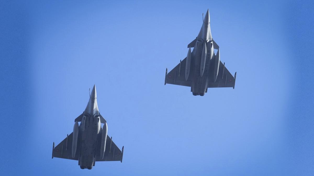 Rafale sat iin nefesler tutuldu! Fransa ile grmeler resmen balad
