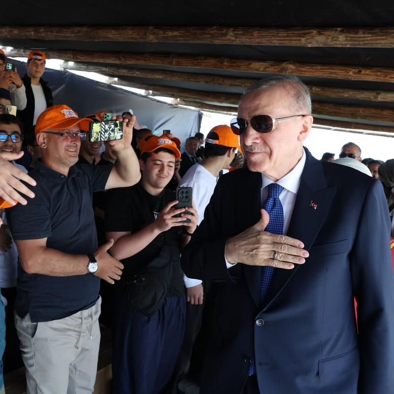 Bakan Etnospor'u ayakta alklad