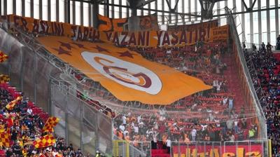 Galatasaray taraftarnn akn ettii kutlama! Herkes Dua Lipa'y beklerken...