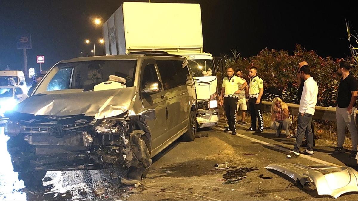 Antalya'da zincirleme kaza: 3 yaral
