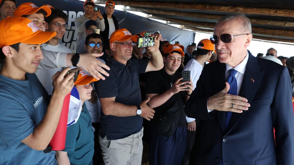 Bakan Etnospor'u ayakta alklad