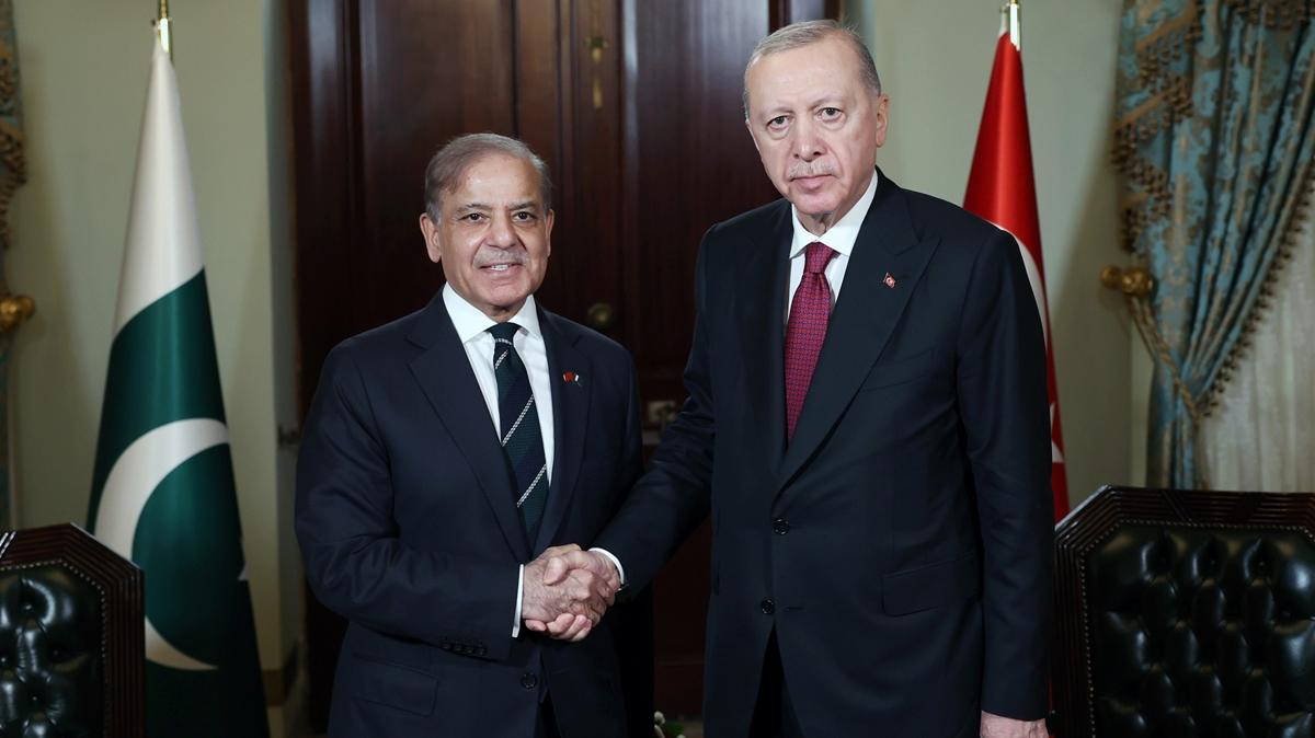 Dolmabahe'de kritik grme! Bakan Erdoan, Pakistan Babakan erif'i kabul etti