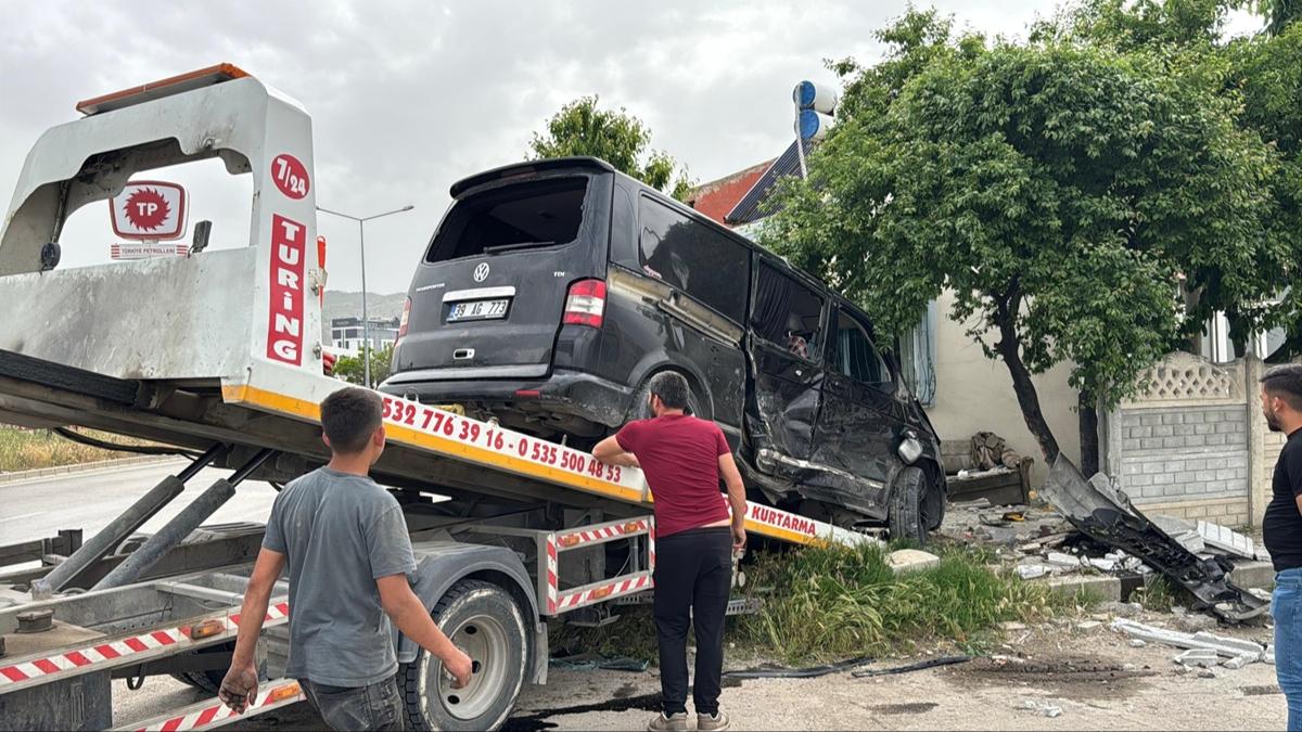 Afyonkarahisar'da feci kaza: 9 yaral