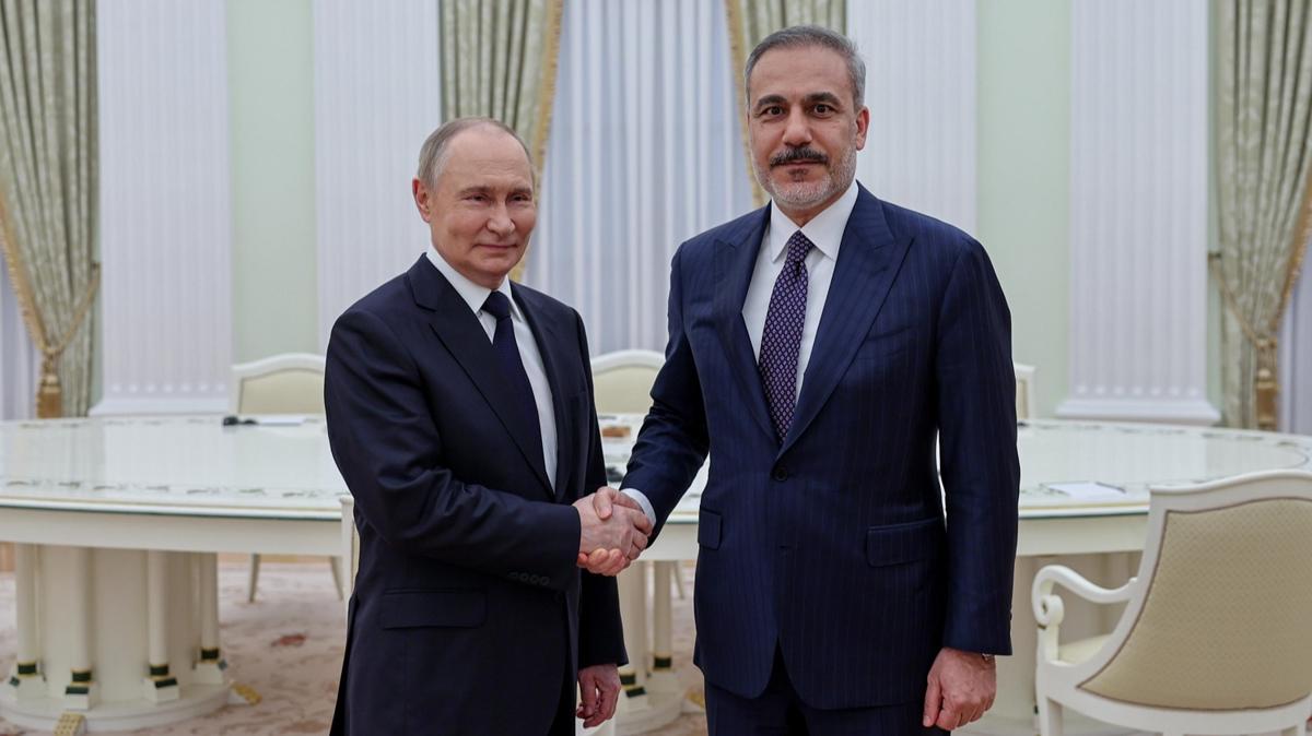 Moskova'da st dzey zirve! Bakan Fidan ile Putin bir araya geldi
