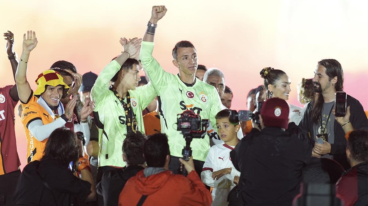 Duygusal anlar! te Fernando Muslera'nn o szleri...