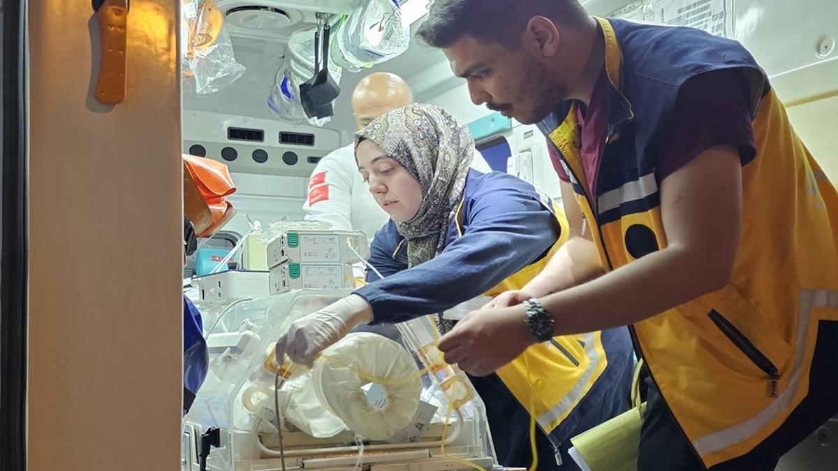 Kalp rahatszl yaayan bebee ambulans uak yetiti