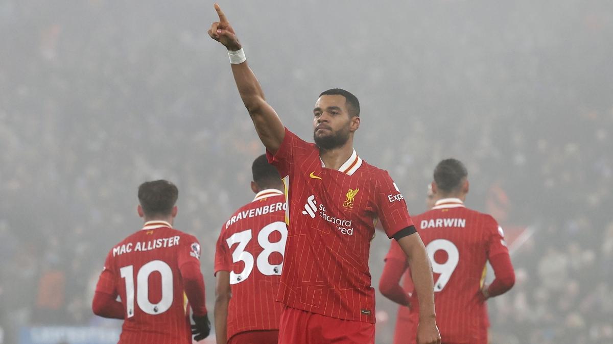 Bayern Mnih, Cody Gakpo iin Liverpool'la temasta
