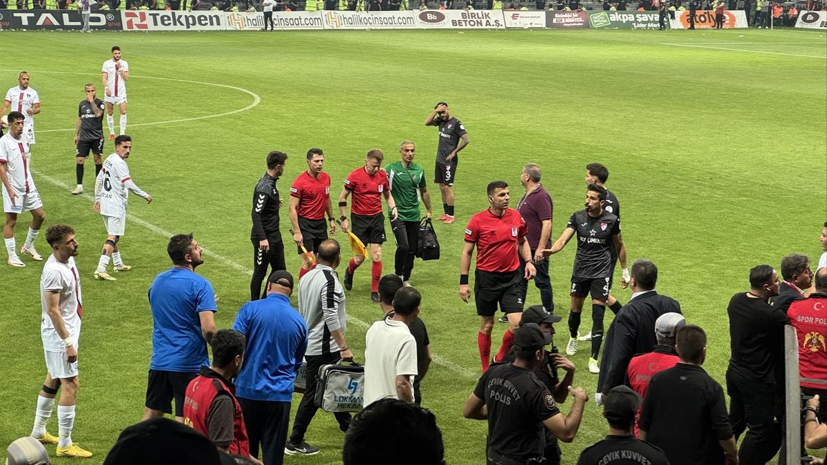 Karlama tatil edilmiti! PFDK, Vanspor-Elazspor ma cezalarn duyurdu