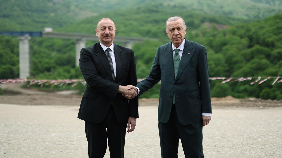 Aliyev: Trkiye ile haritay yeniden ekillendiriyoruz