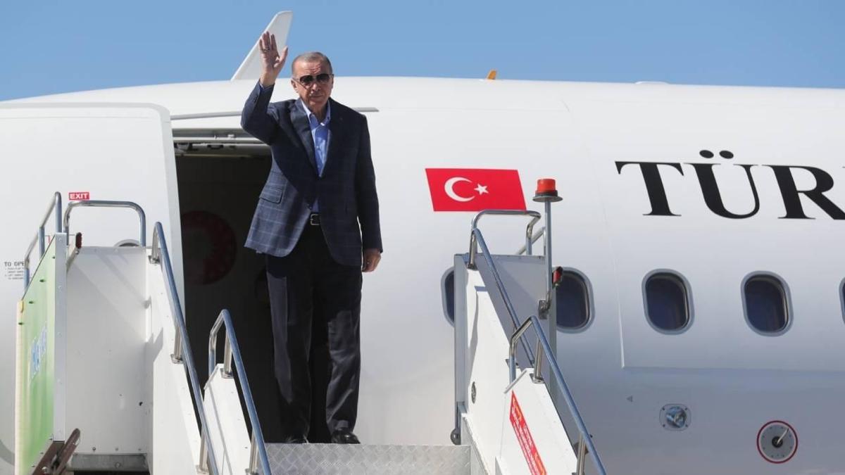 Bakan Erdoan, yurda dnmek zere Azerbaycan'dan ayrld